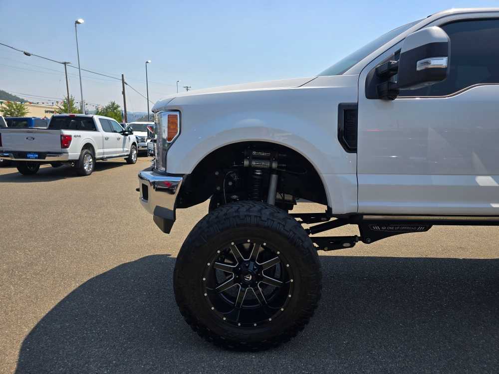 Thumbnail: 2019 Ford F-350 - 6