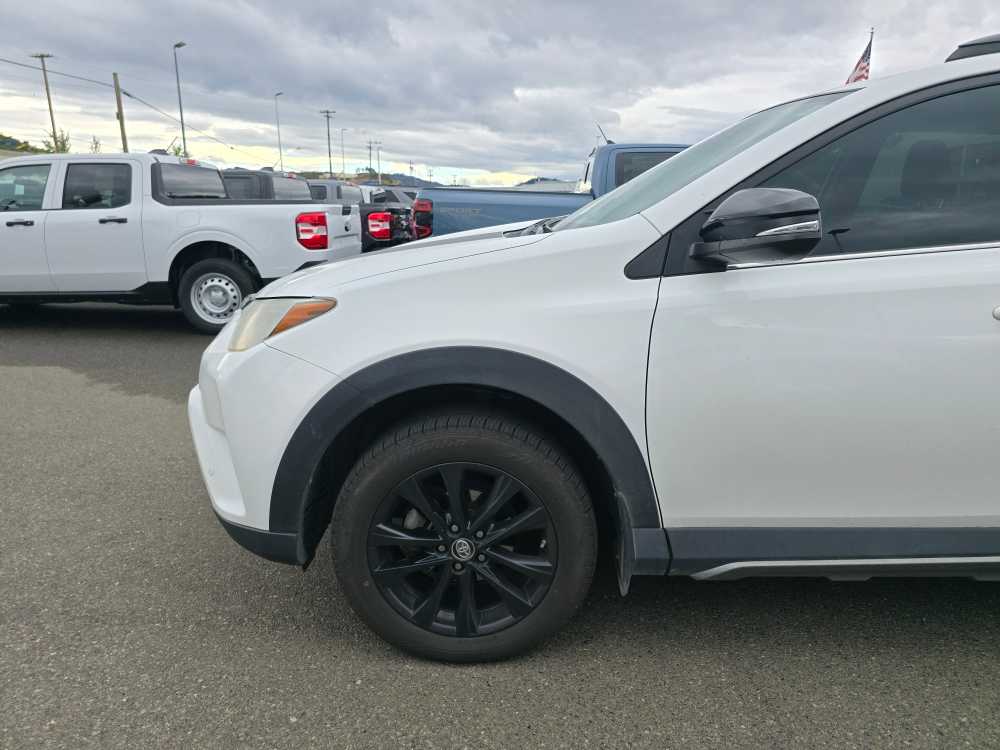 Thumbnail: 2018 Toyota RAV4 - 6