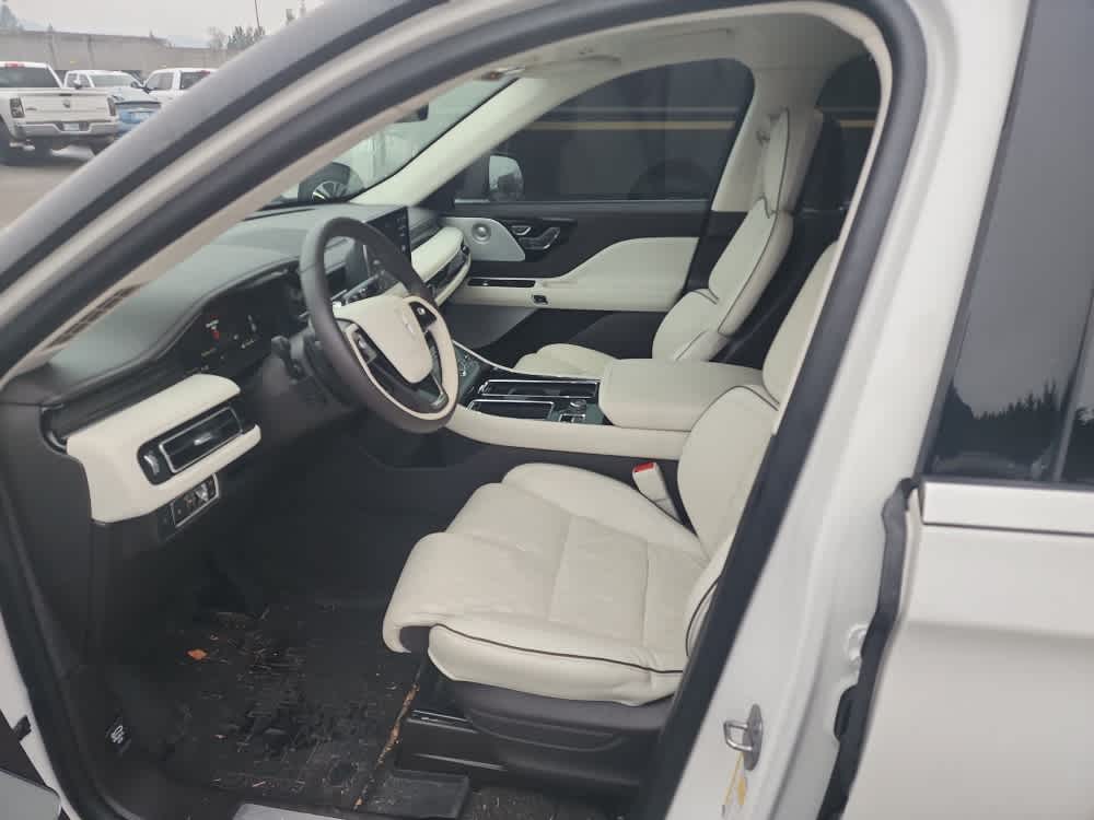 Thumbnail: 2024 Lincoln Aviator - 7