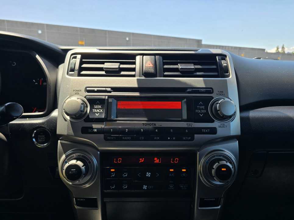 Thumbnail: 2010 Toyota 4Runner - 12