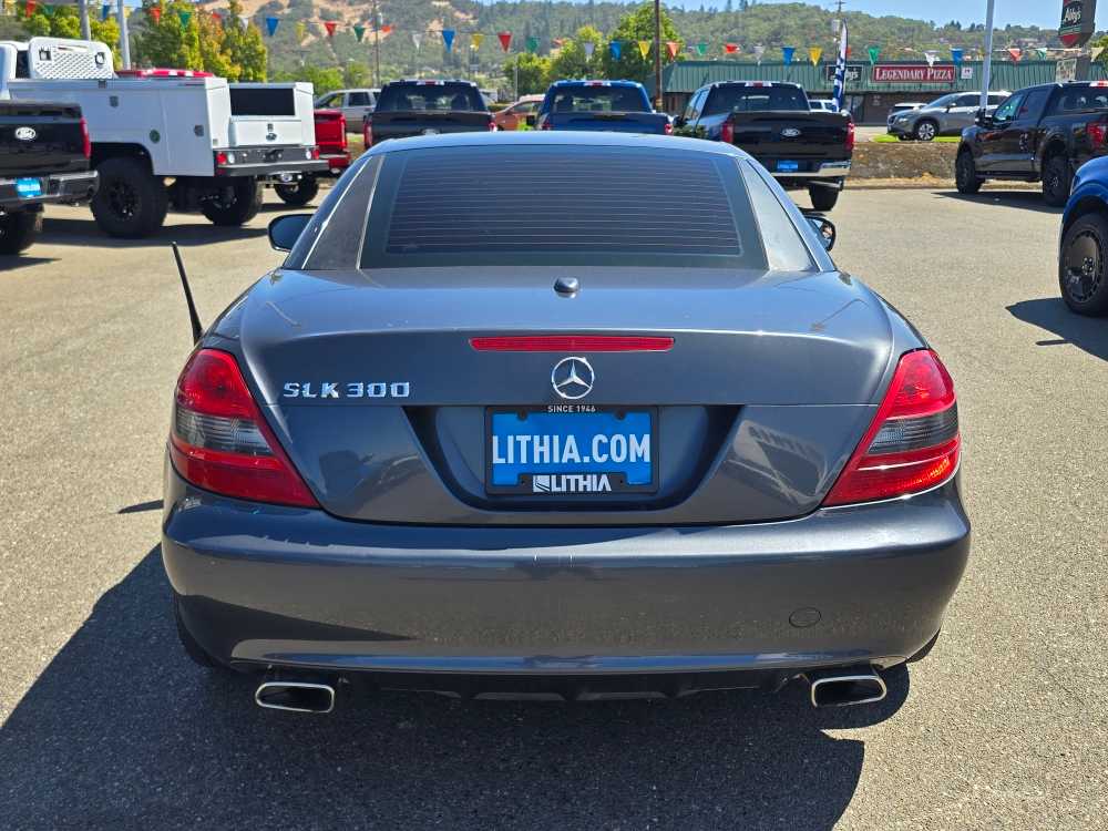 Thumbnail: 2010 Mercedes-Benz SLK - 4