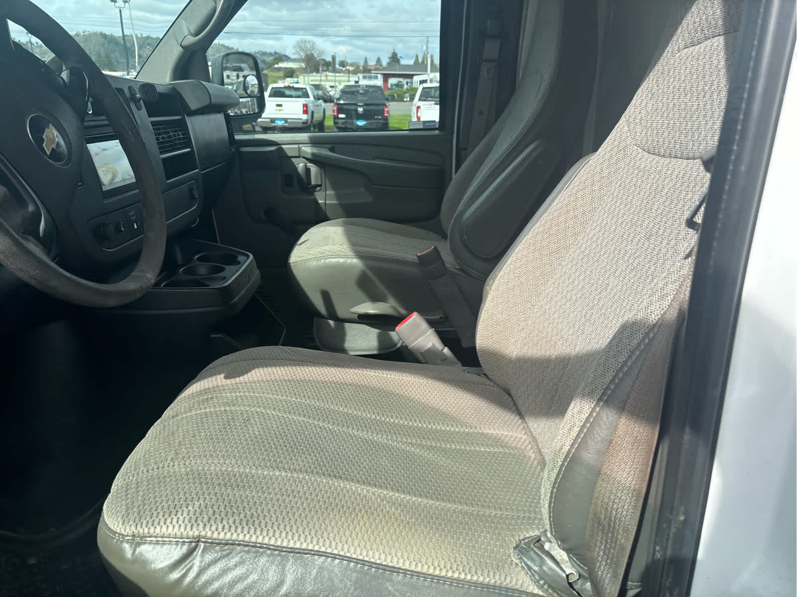 Thumbnail: 2014 Chevrolet Express - 8