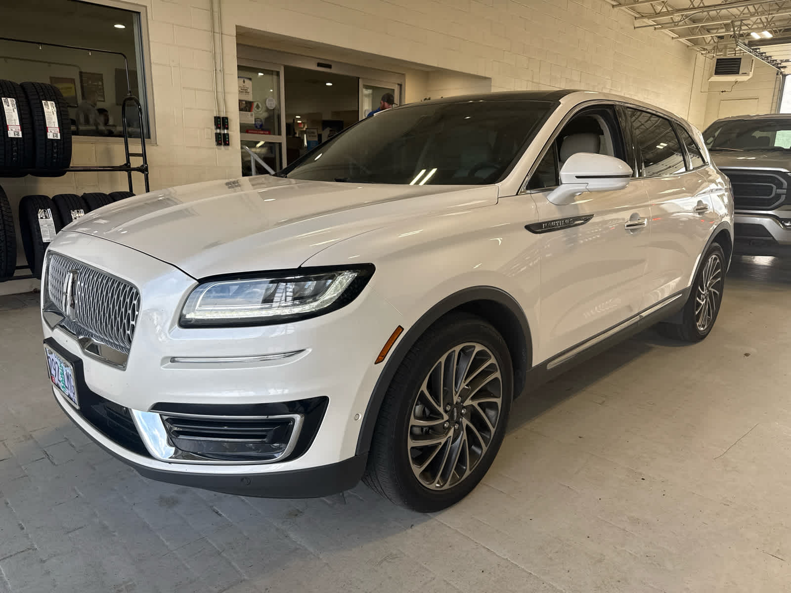 Thumbnail: 2019 Lincoln Nautilus - 1