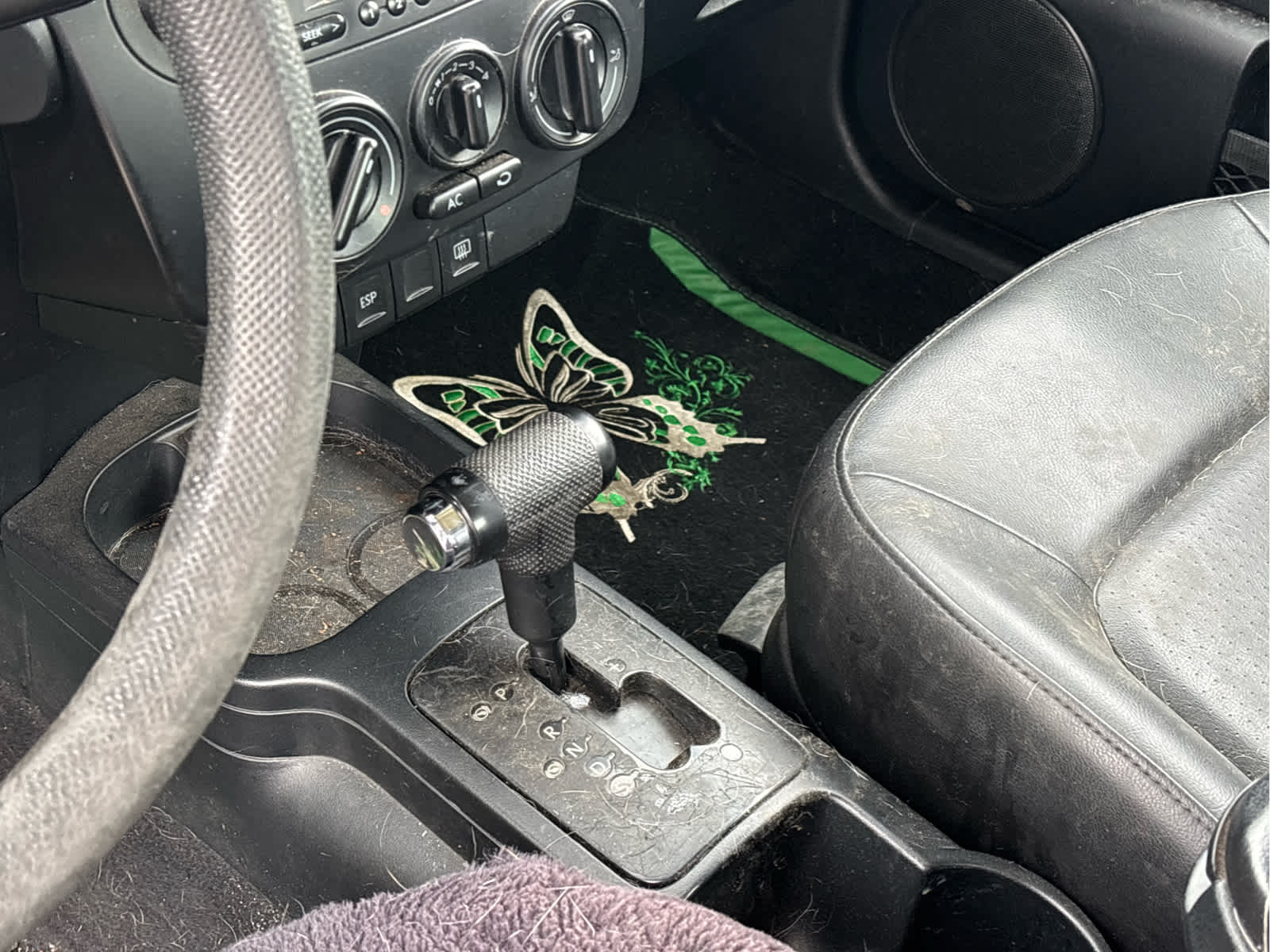 Thumbnail: 2010 Volkswagen New Beetle - 10