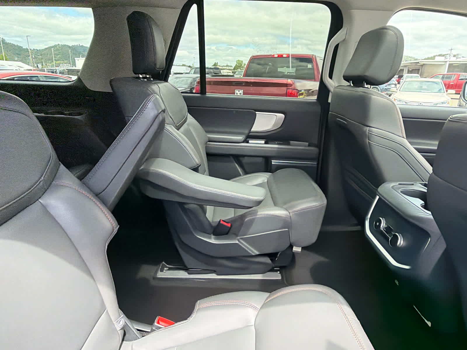Thumbnail: 2025 Ford Expedition MAX - 11