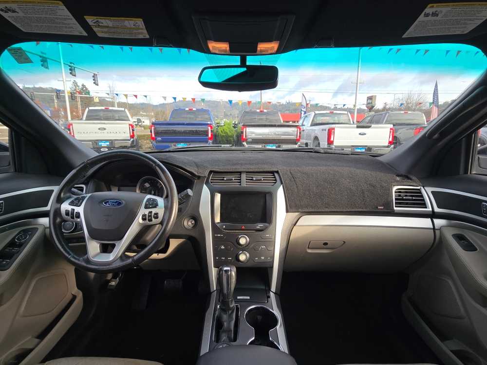 Thumbnail: 2015 Ford Explorer - 15