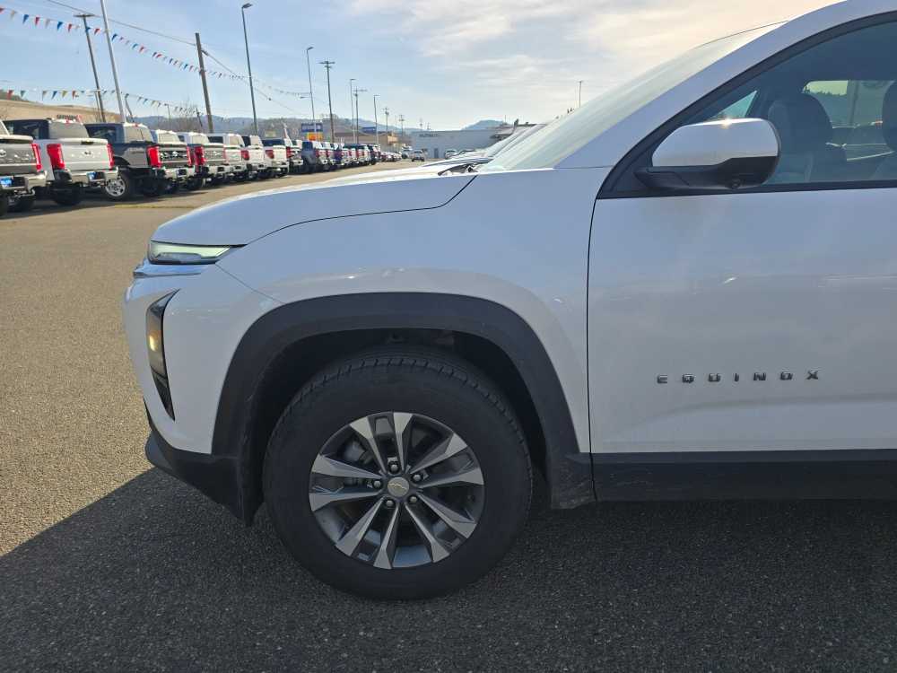 Thumbnail: 2025 Chevrolet Equinox - 18