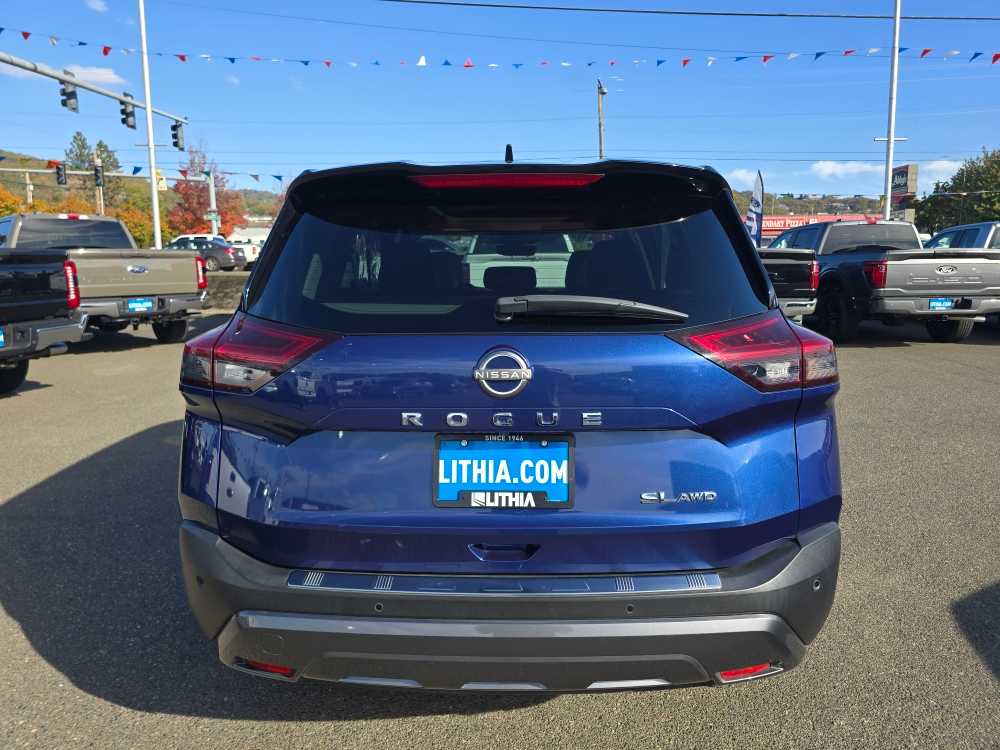 Thumbnail: 2022 Nissan Rogue - 4