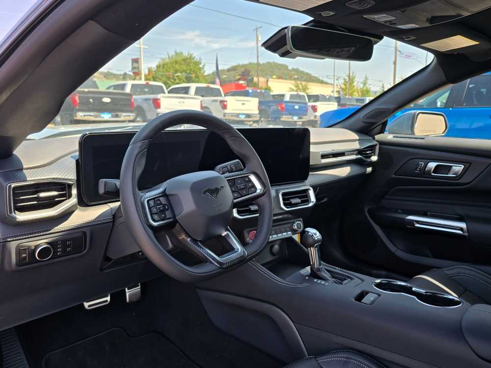 Thumbnail: 2025 Ford Mustang - 10