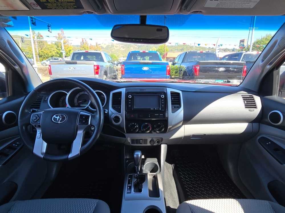 Thumbnail: 2014 Toyota Tacoma - 15