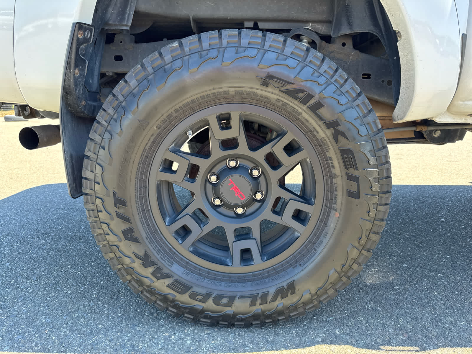 Thumbnail: 2015 Toyota Tacoma - 9
