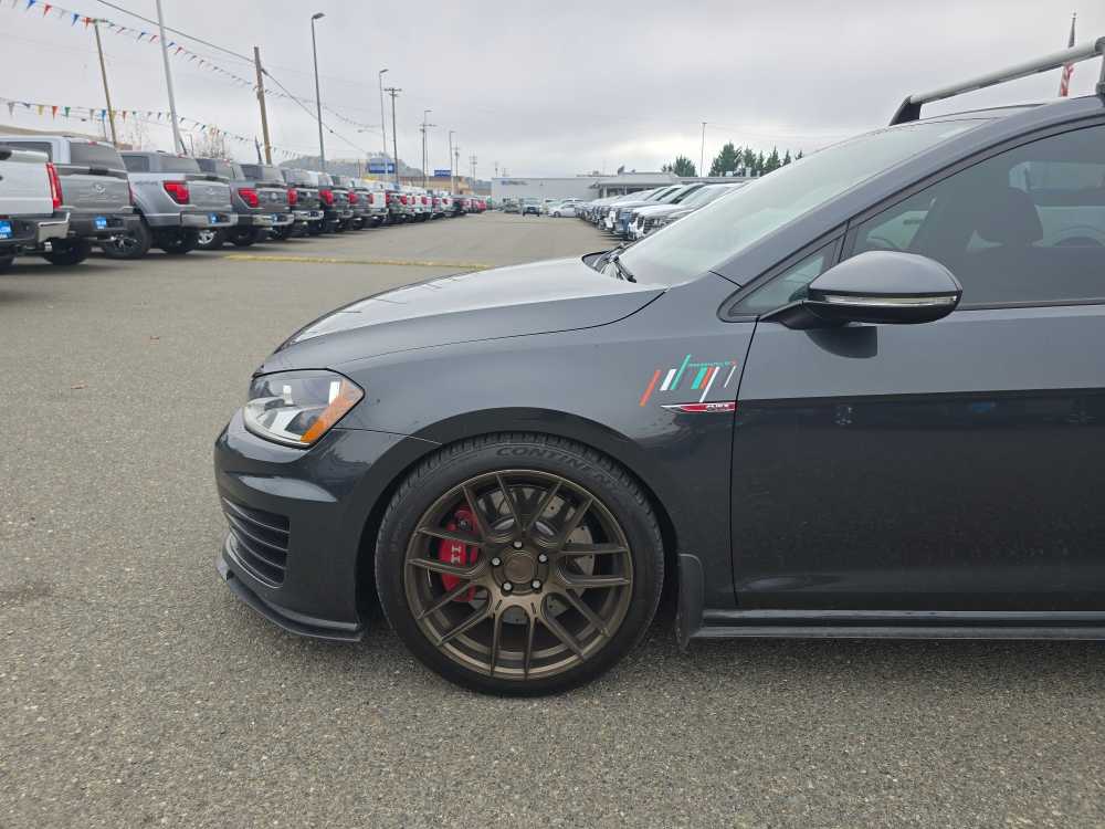 Thumbnail: 2016 Volkswagen Golf - 18