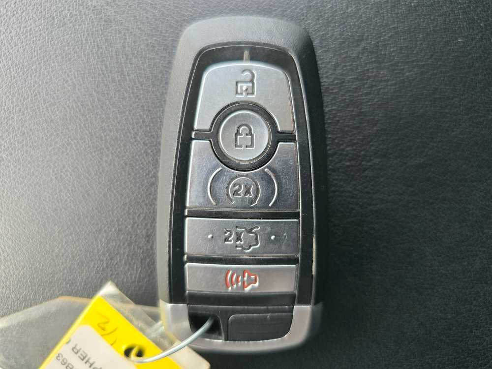 Thumbnail: 2018 Ford Edge - 21