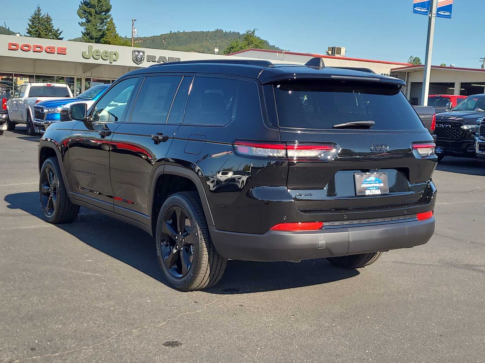 Thumbnail: 2025 Jeep Grand Cherokee - 12