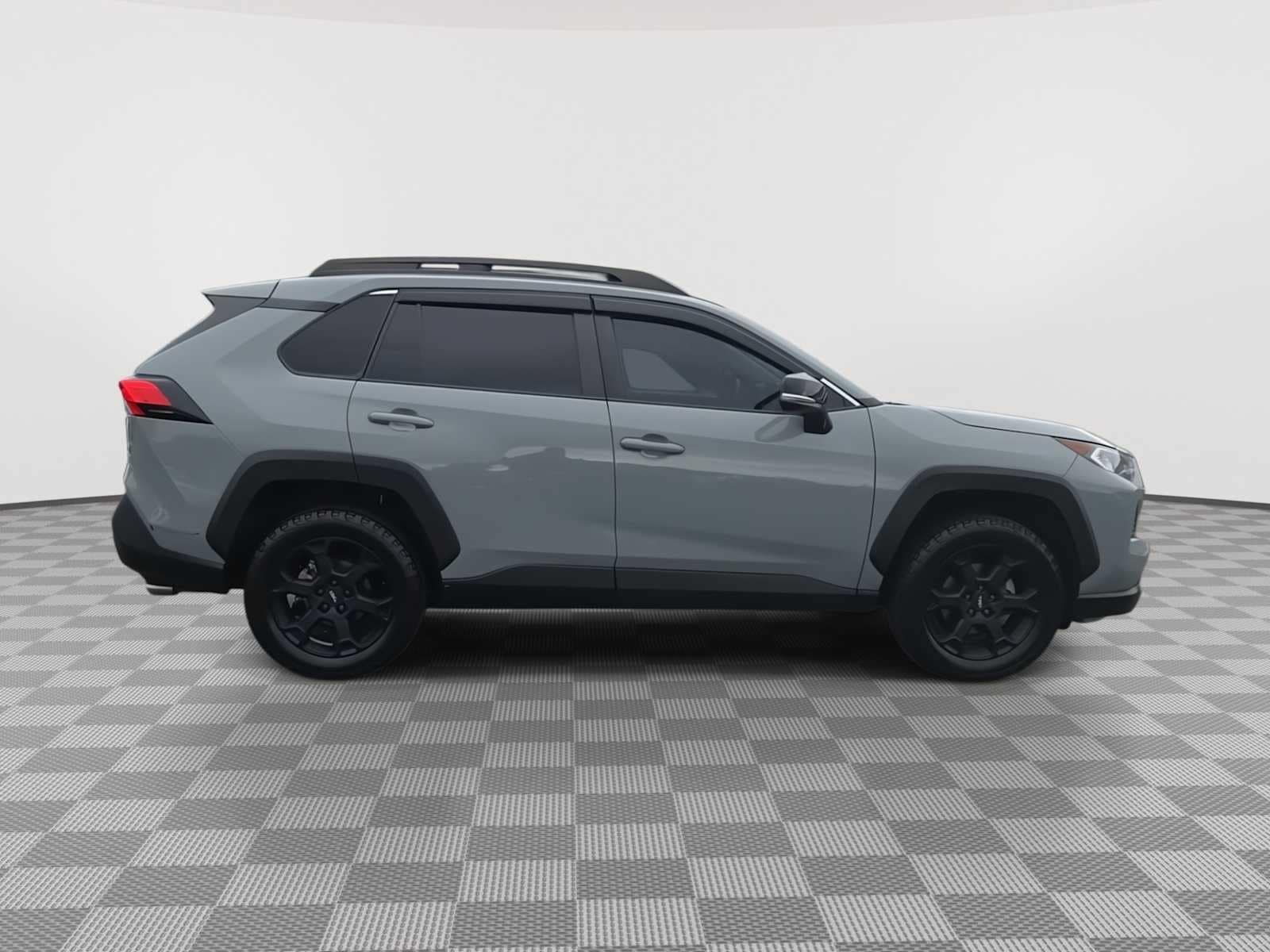 Thumbnail: 2021 Toyota RAV4 - 8