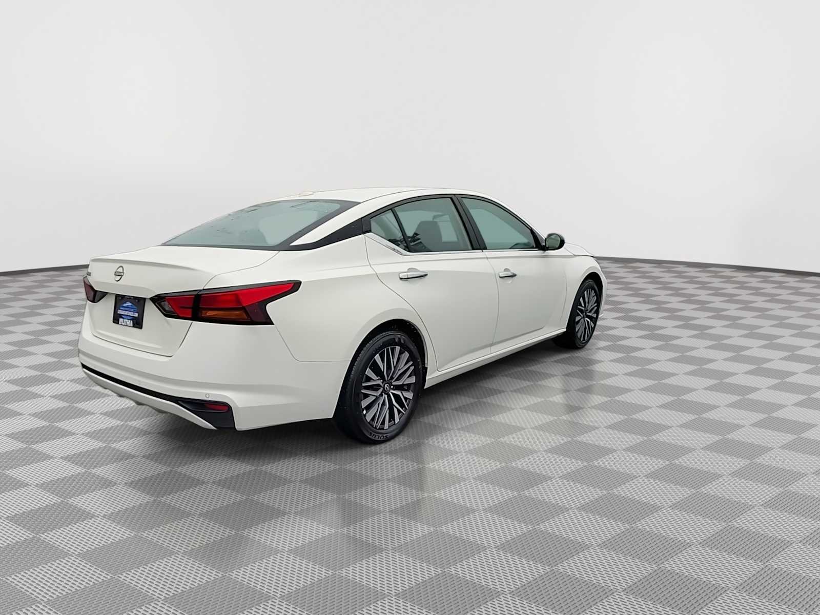 Thumbnail: 2025 Nissan Altima - 8