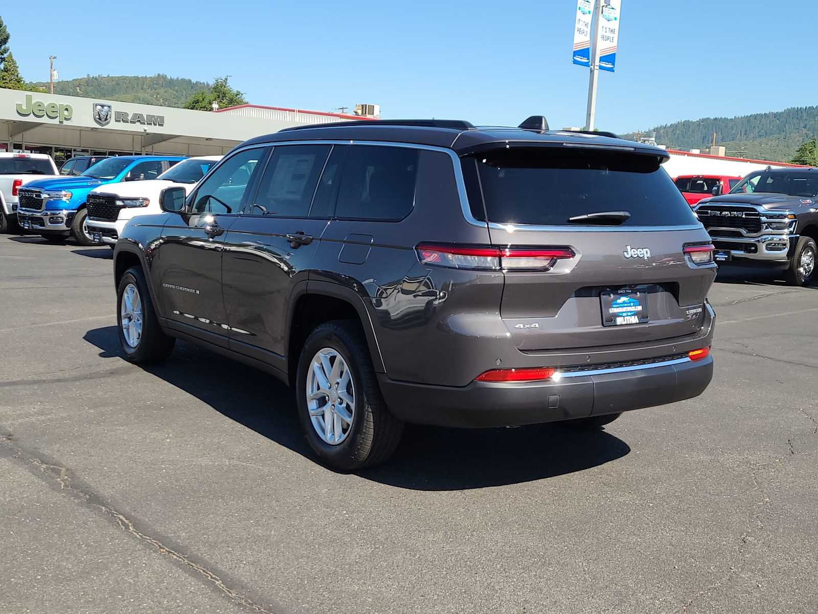 Thumbnail: 2025 Jeep Grand Cherokee - 12