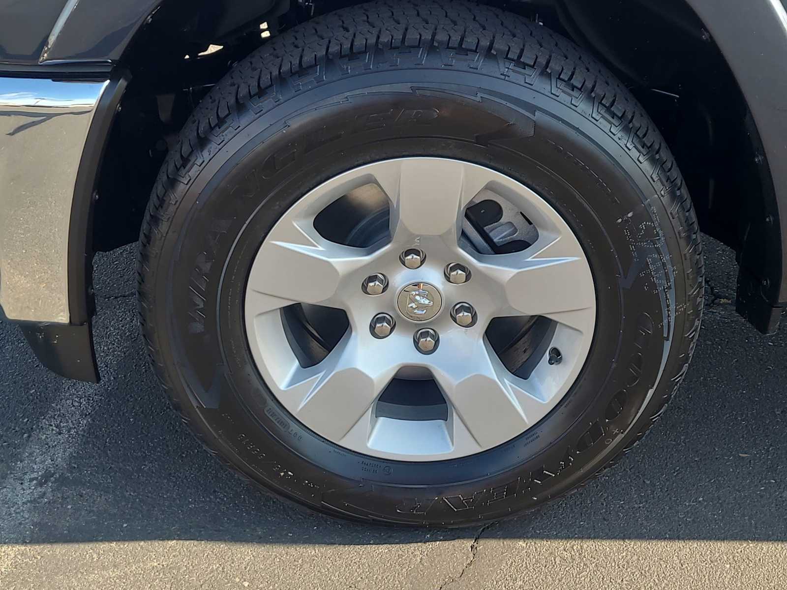 Thumbnail: 2025 RAM 1500 - 16