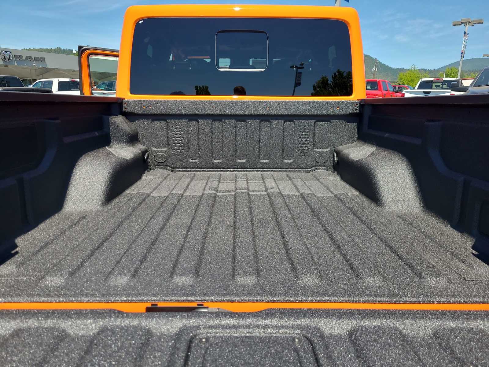 Thumbnail: 2025 Jeep Gladiator - 27