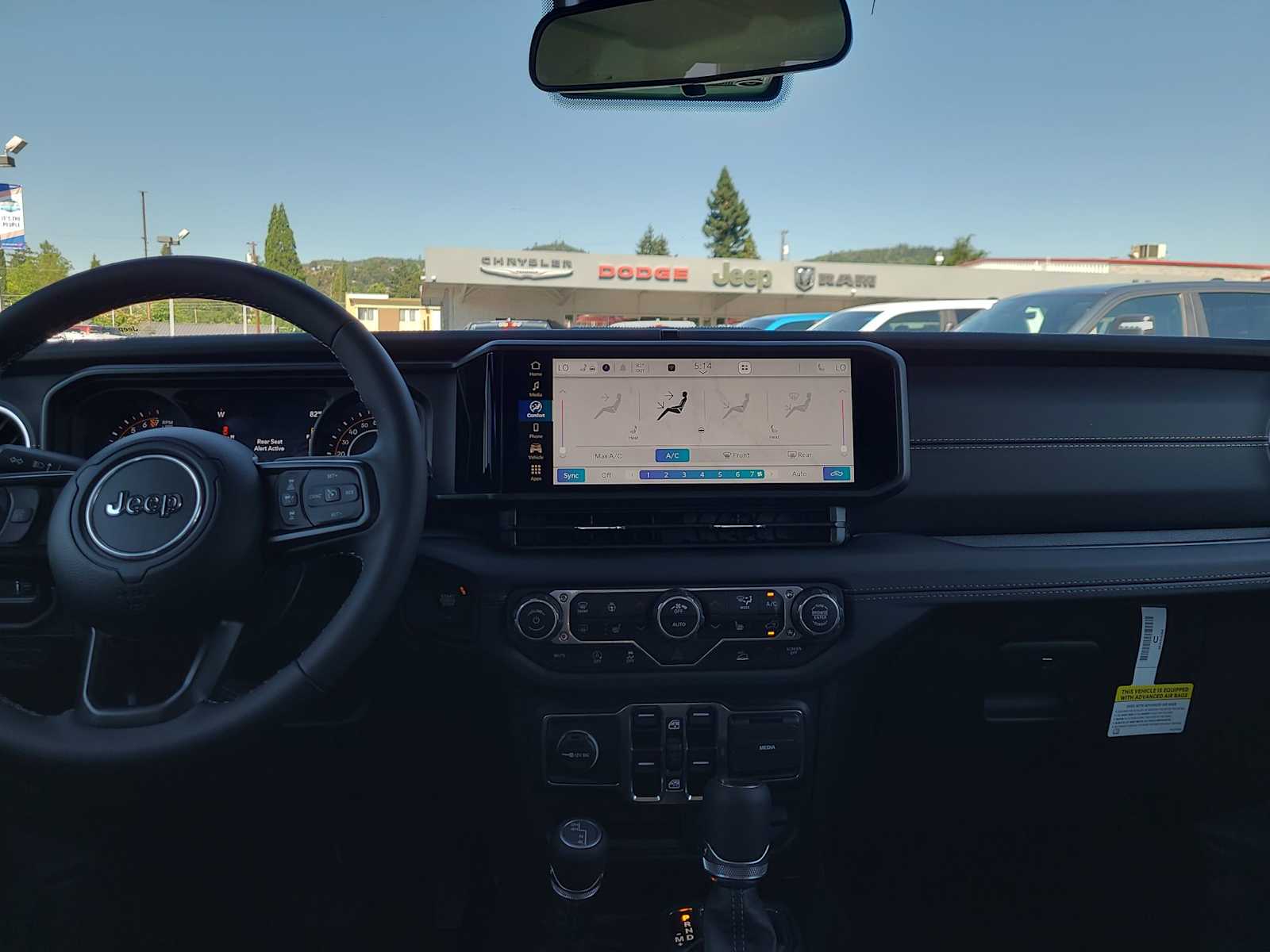 Thumbnail: 2025 Jeep Gladiator - 18