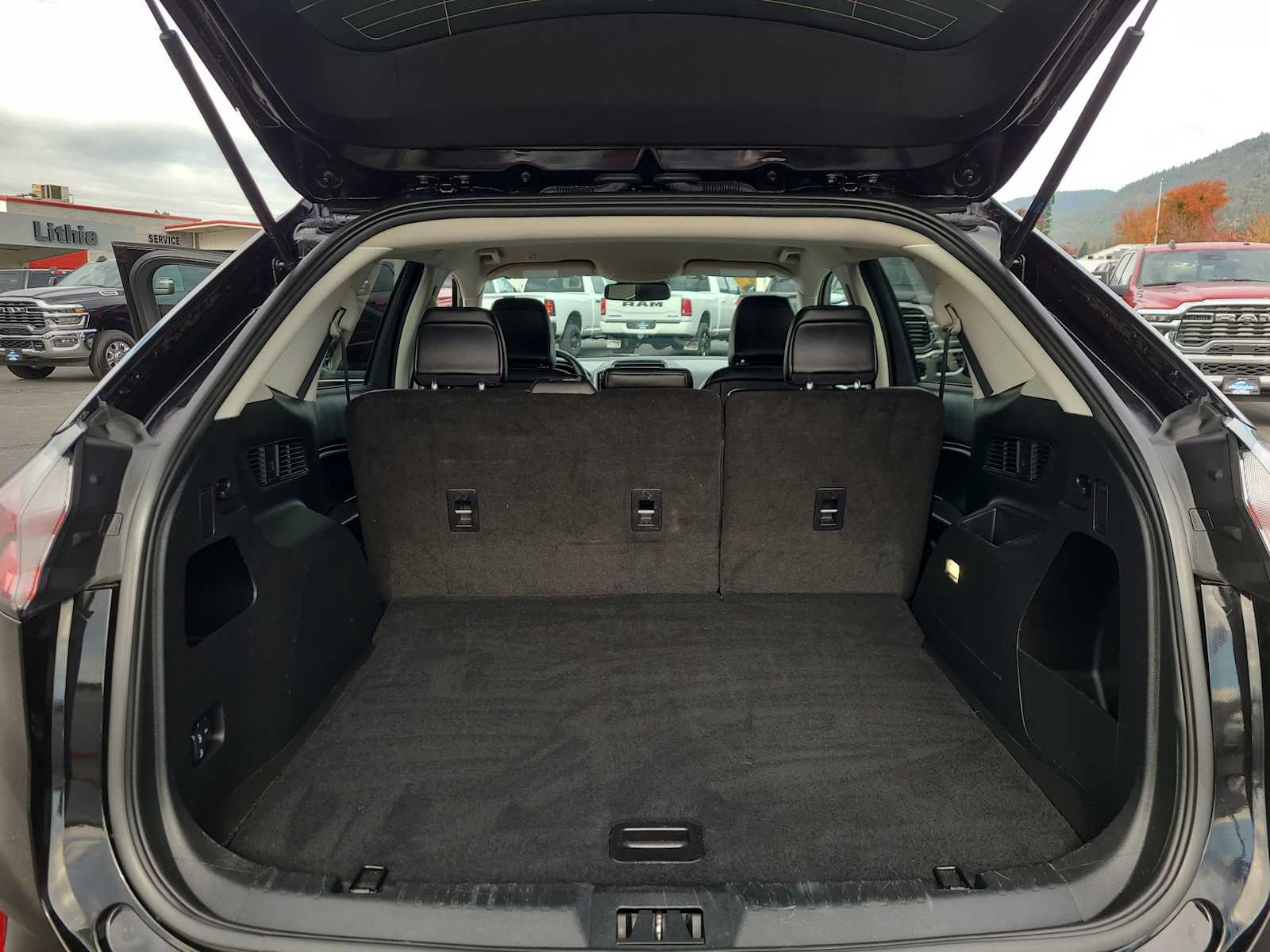 Thumbnail: 2024 Ford Edge - 27