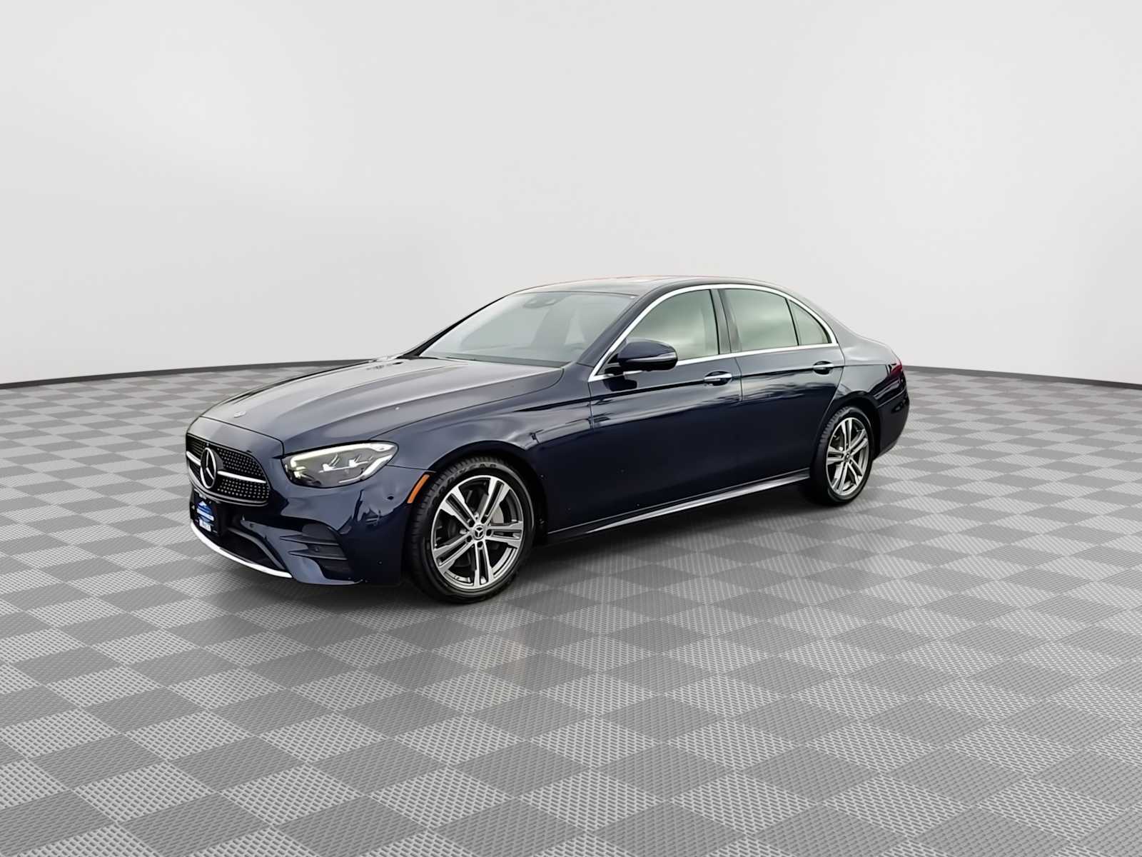 Thumbnail: 2021 Mercedes-Benz E-Class - 4