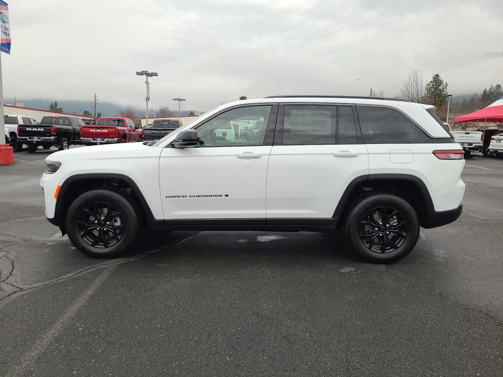 Thumbnail: 2026 Jeep Grand Cherokee - 11