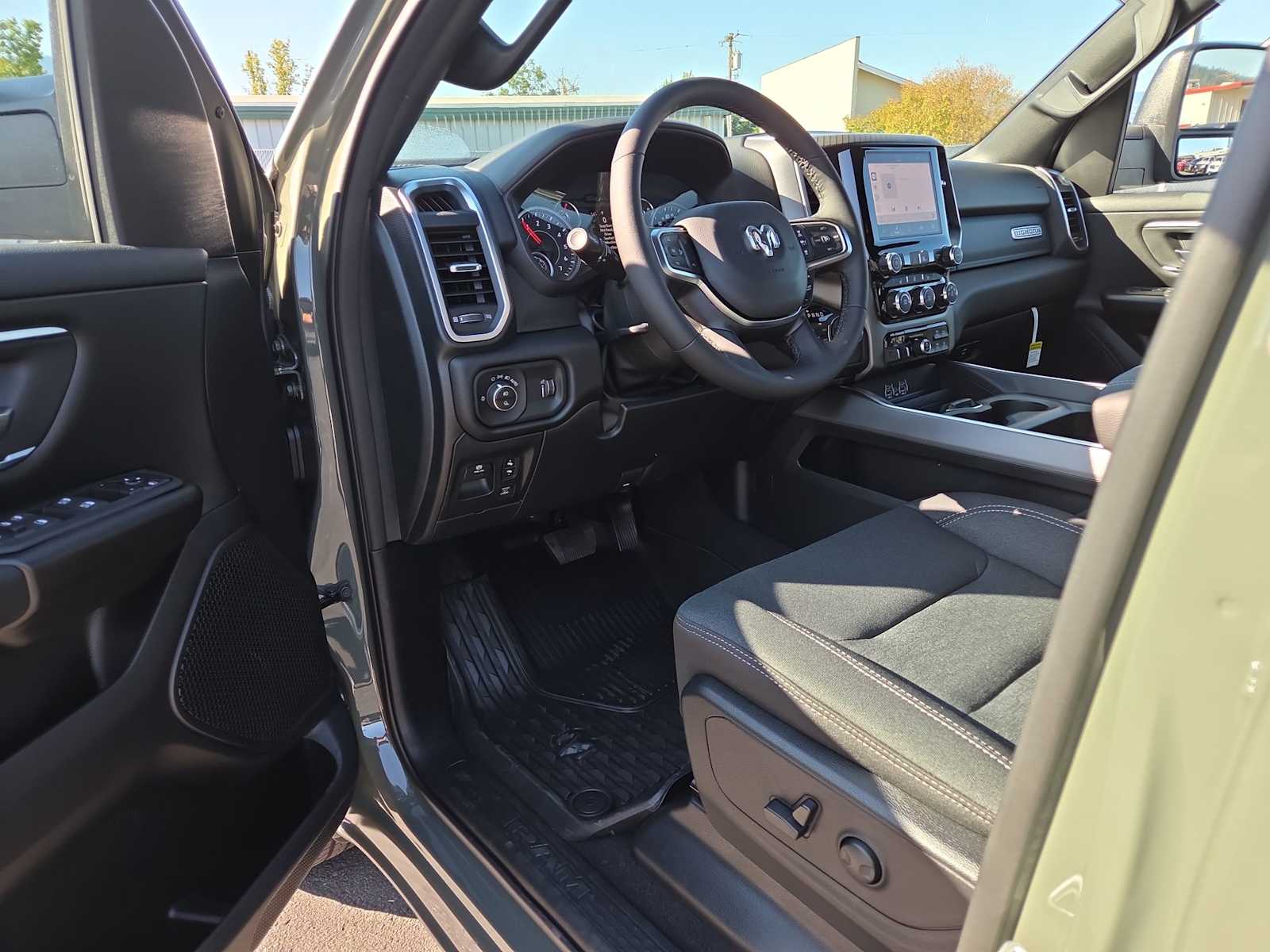 Thumbnail: 2026 RAM 1500 - 10