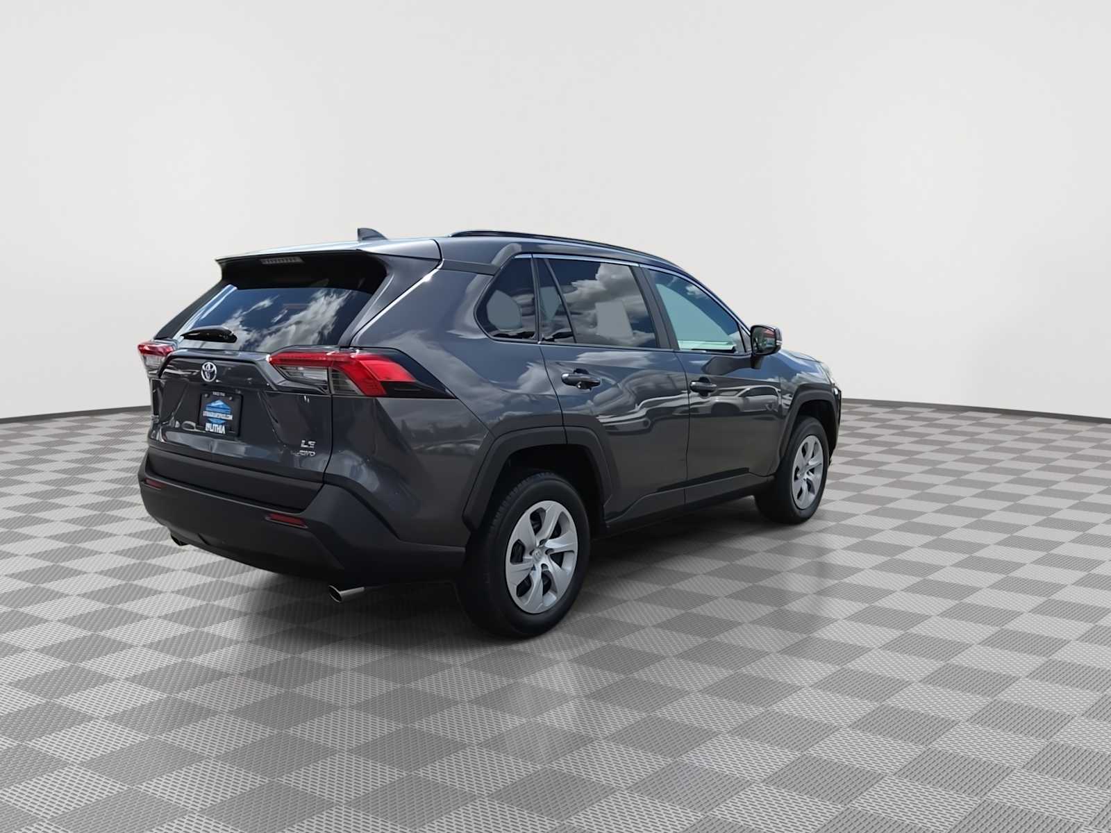 Thumbnail: 2019 Toyota RAV4 - 8