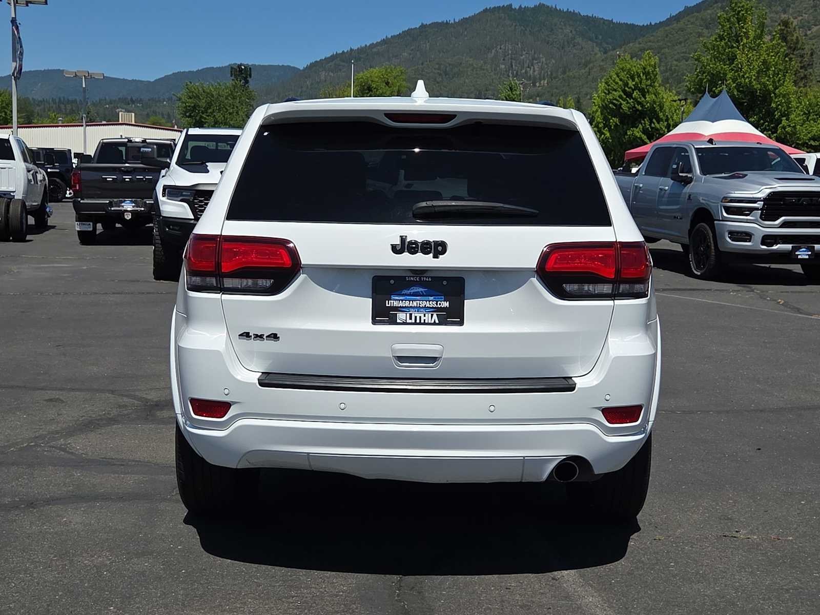 Thumbnail: 2020 Jeep Grand Cherokee - 13