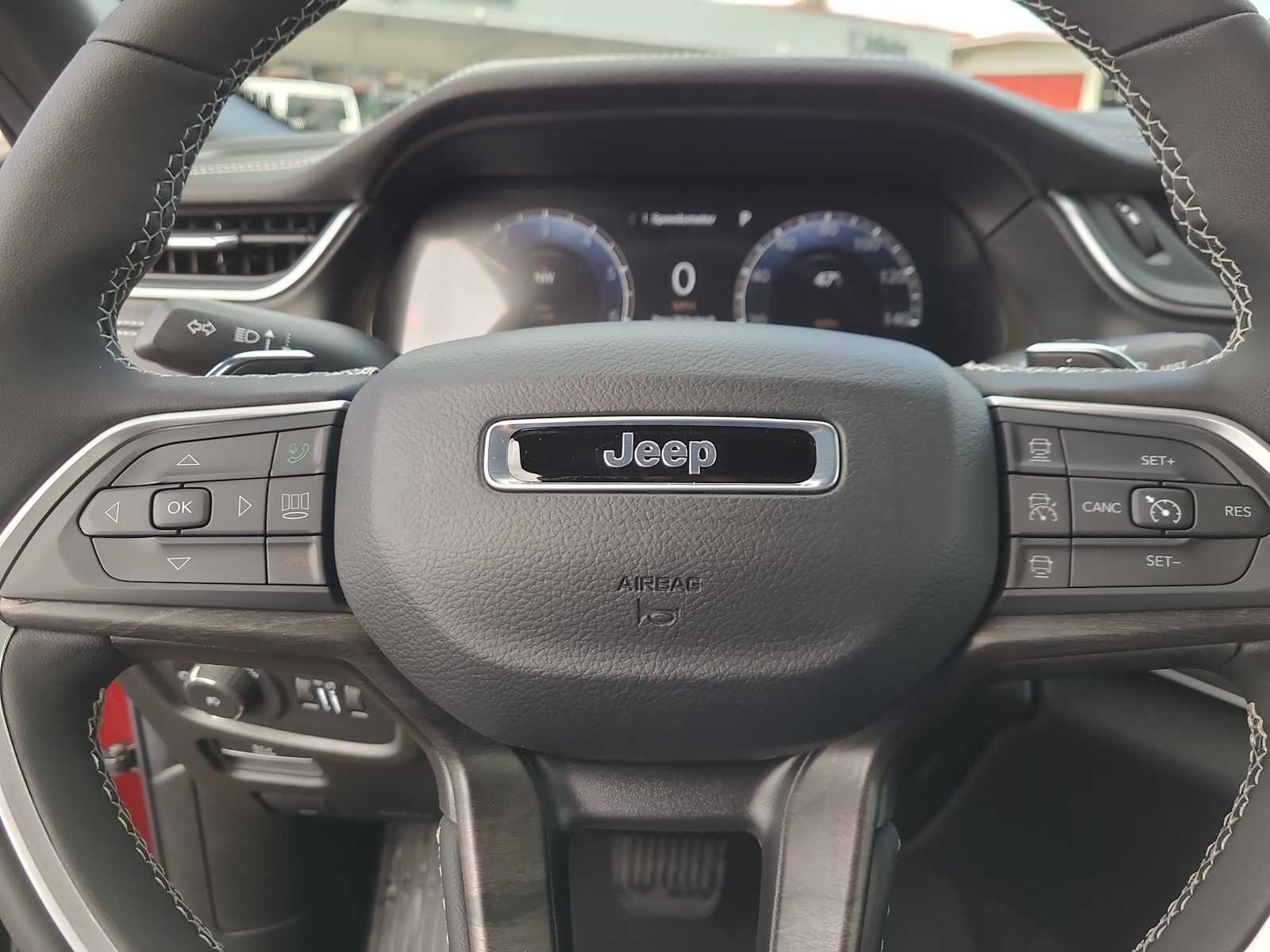 Thumbnail: 2025 Jeep Grand Cherokee - 23