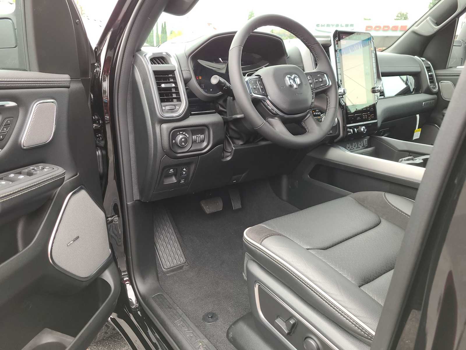 Thumbnail: 2025 RAM 1500 - 10