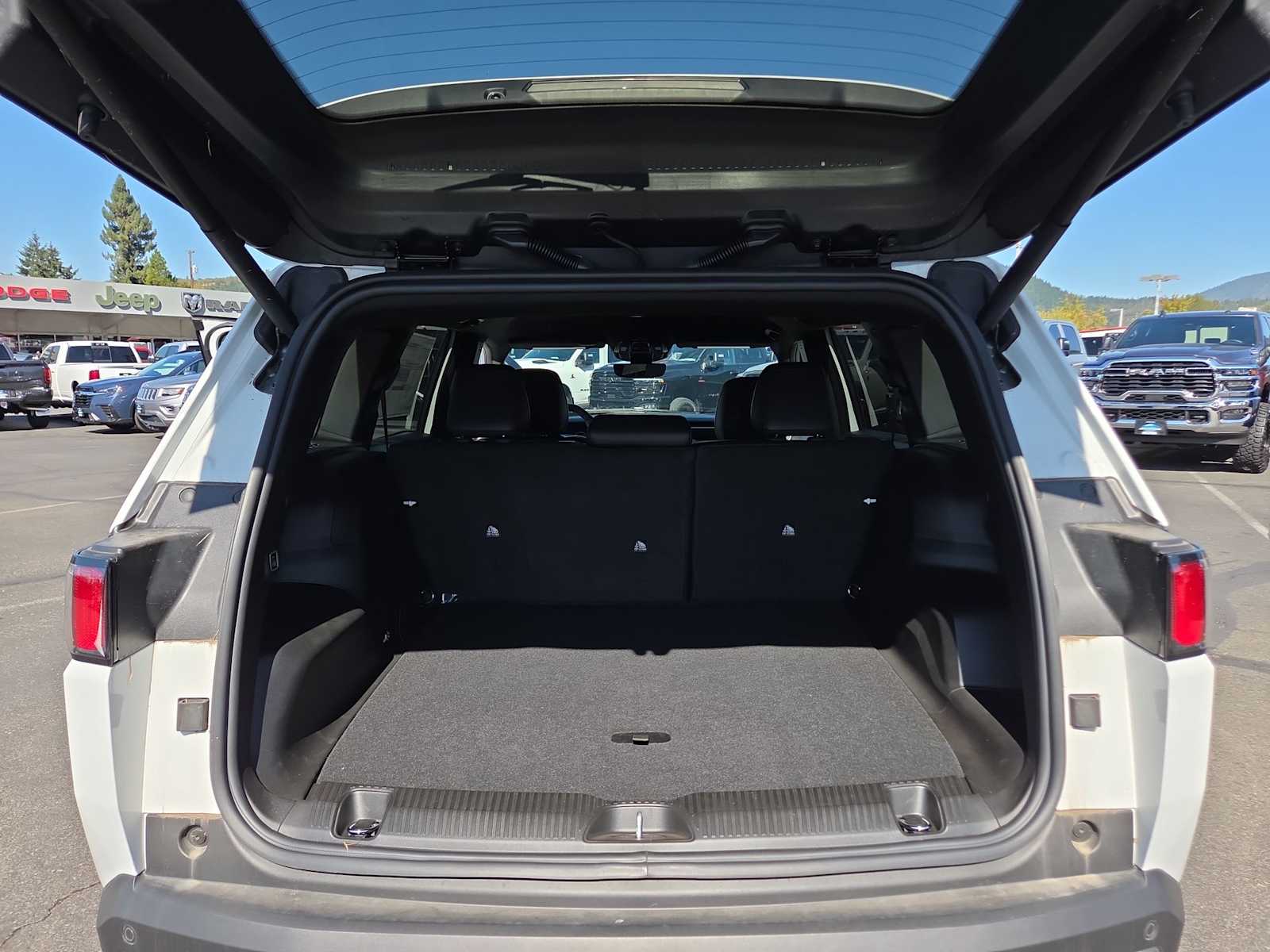 2026 Jeep Cherokee Limited - Photo 27