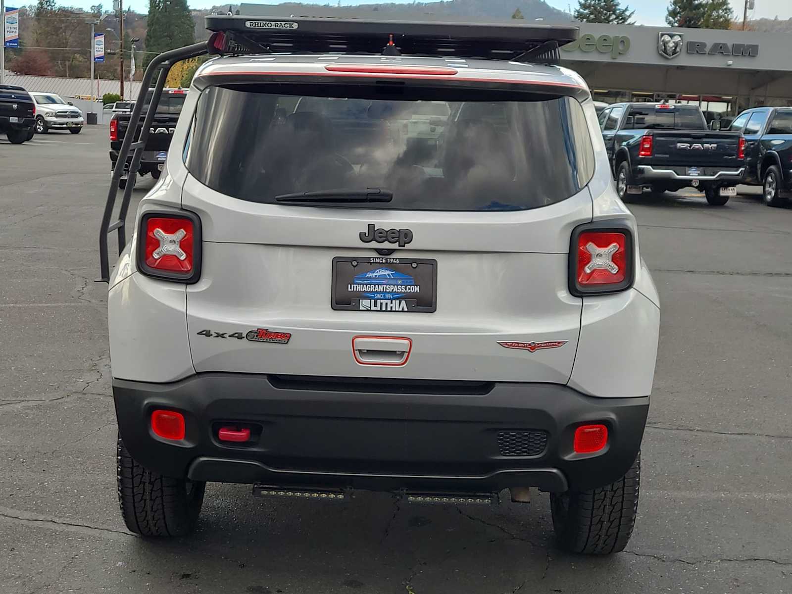 Thumbnail: 2020 Jeep Renegade - 13