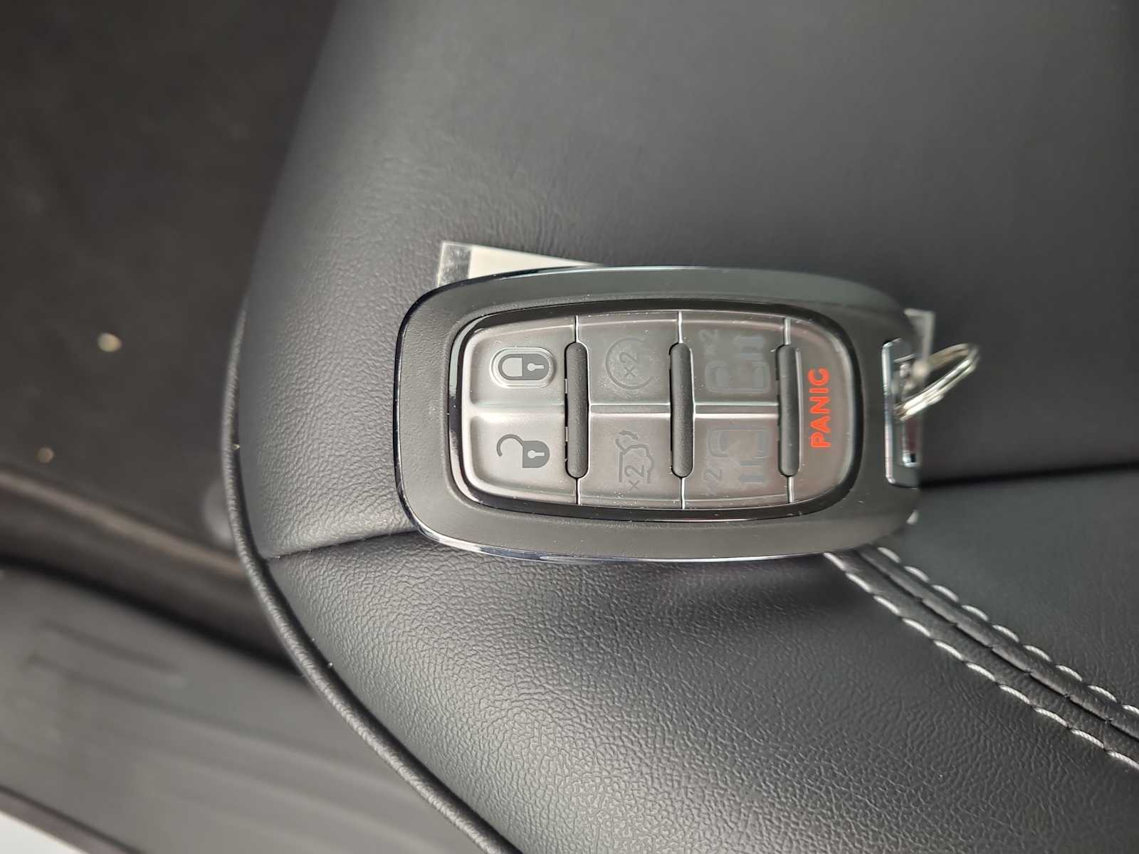 Thumbnail: 2026 Chrysler Pacifica - 28