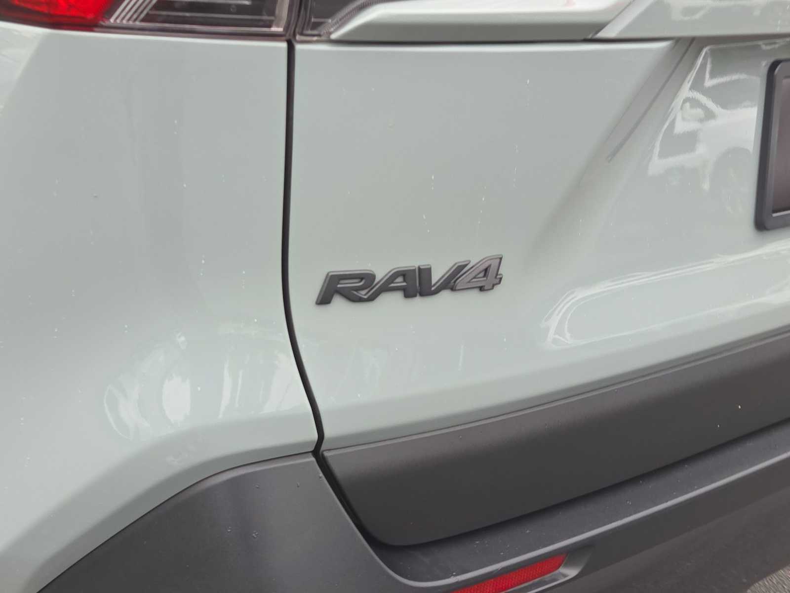 Thumbnail: 2021 Toyota RAV4 - 14