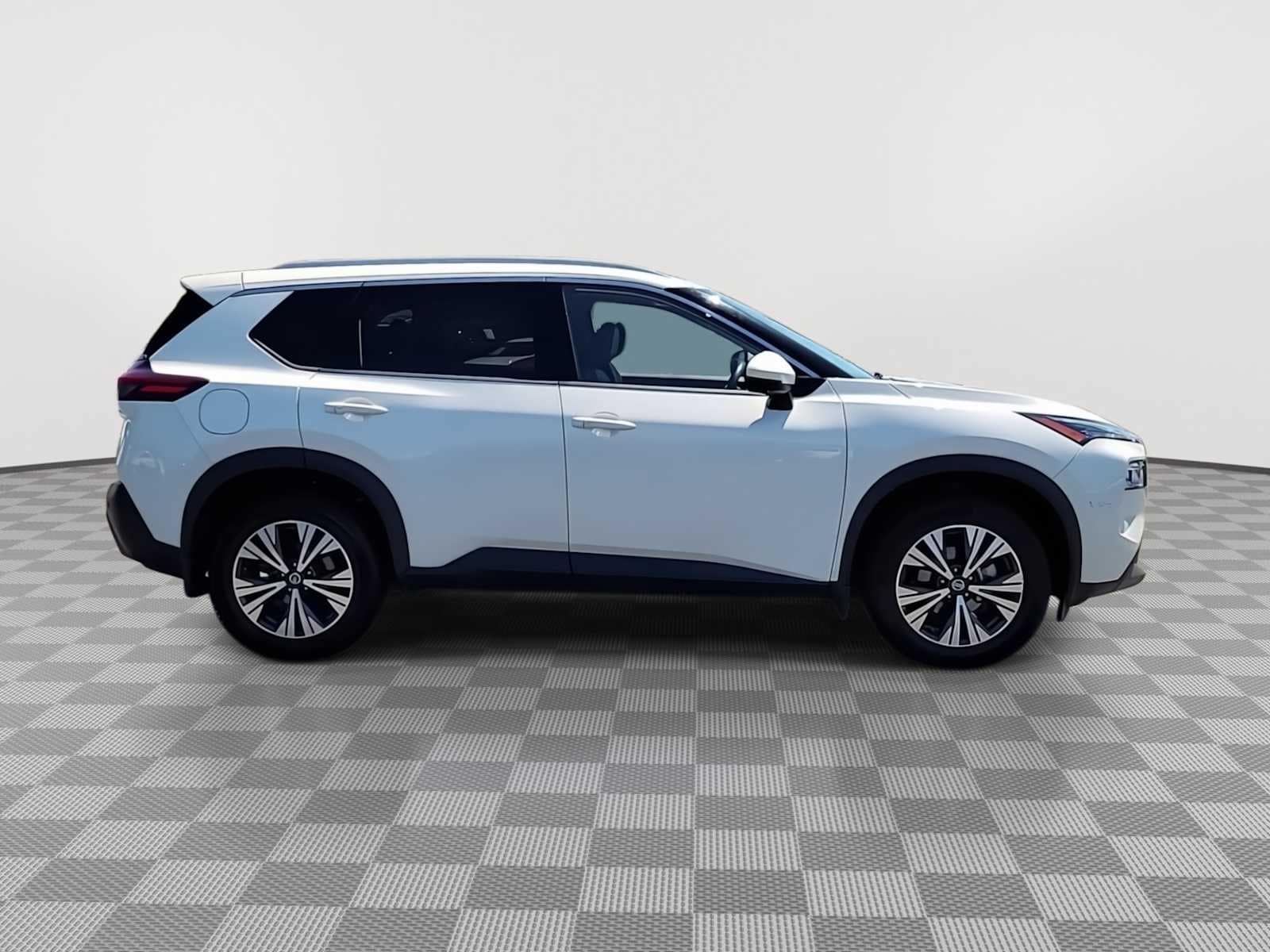 Thumbnail: 2021 Nissan Rogue - 9