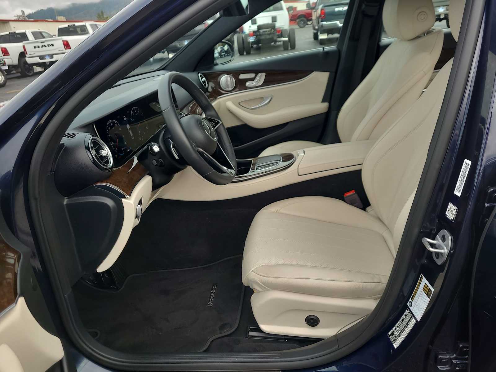 Thumbnail: 2021 Mercedes-Benz E-Class - 19