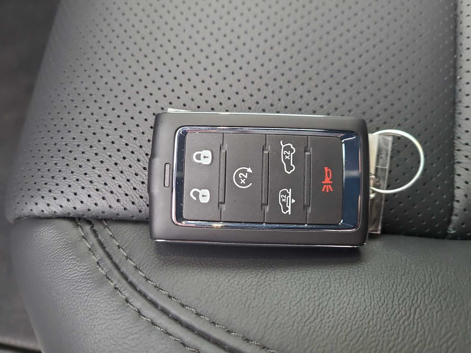 Thumbnail: 2026 Jeep Grand Wagoneer - 28