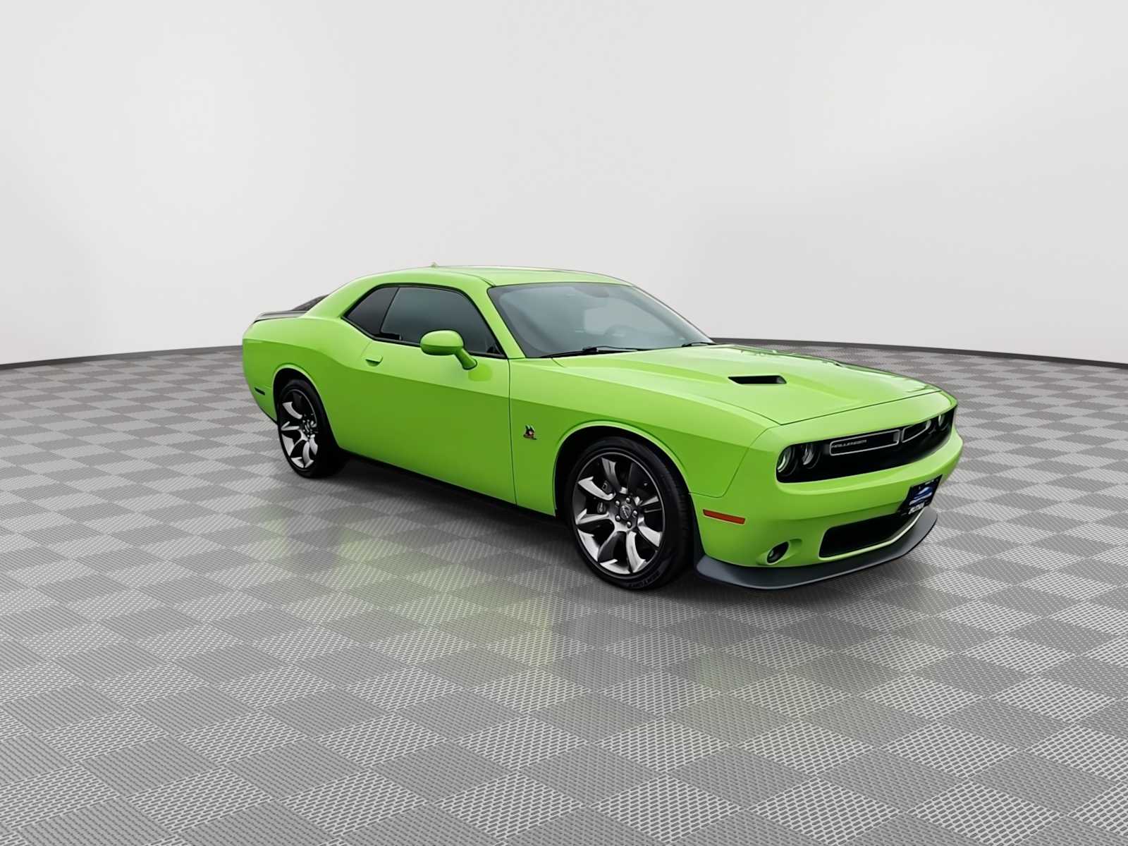 Thumbnail: 2015 Dodge Challenger - 2