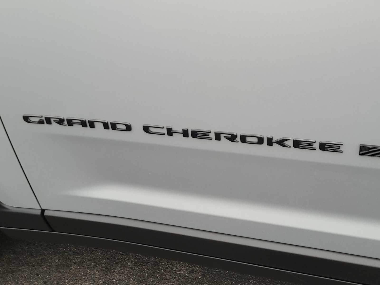 Thumbnail: 2025 Jeep Grand Cherokee - 15