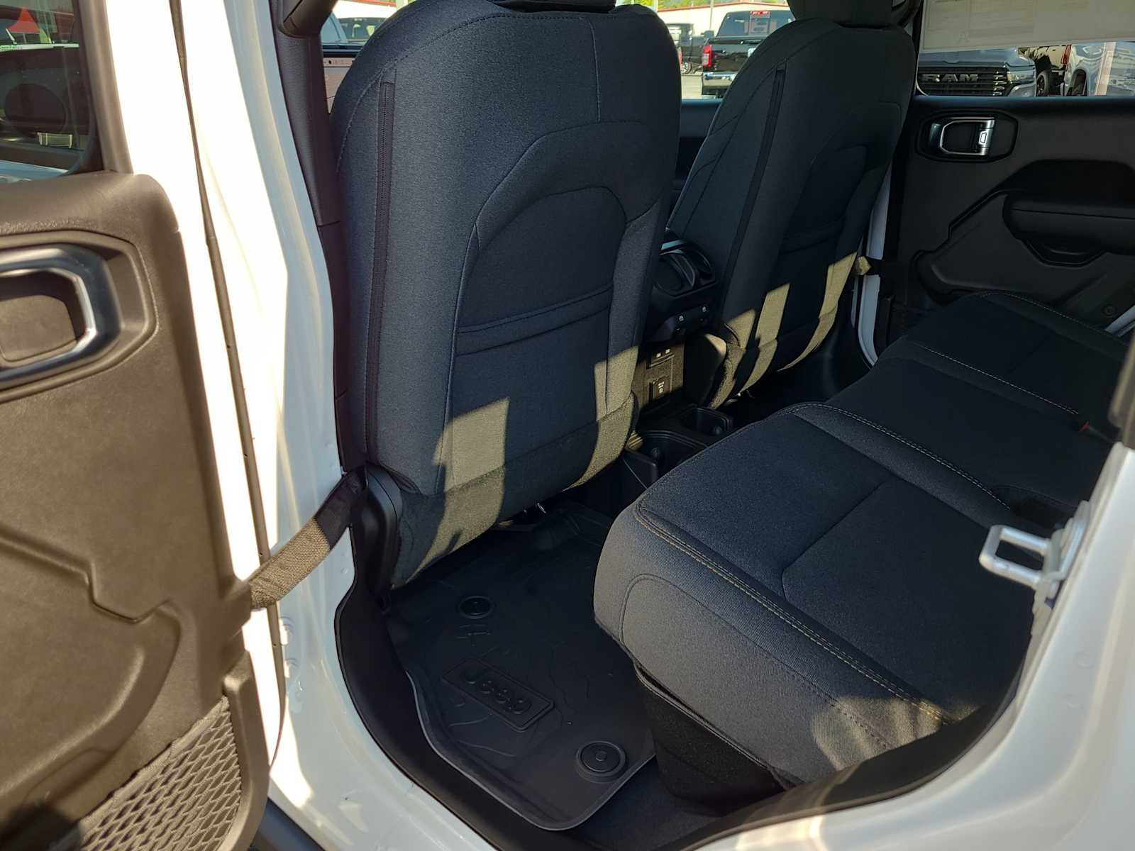 Thumbnail: 2025 Jeep Gladiator - 20