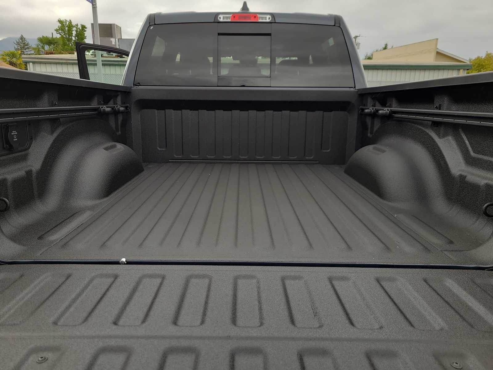 Thumbnail: 2025 RAM 1500 - 27