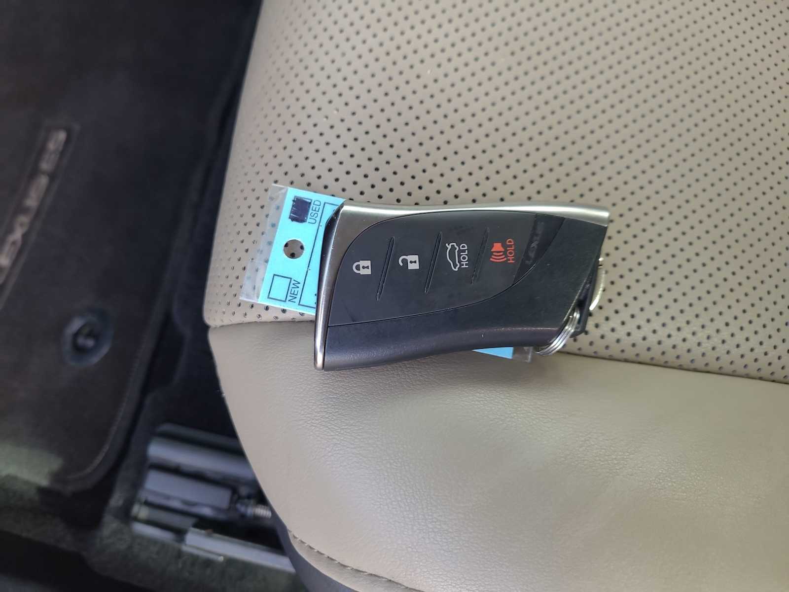 Thumbnail: 2019 Lexus ES - 28