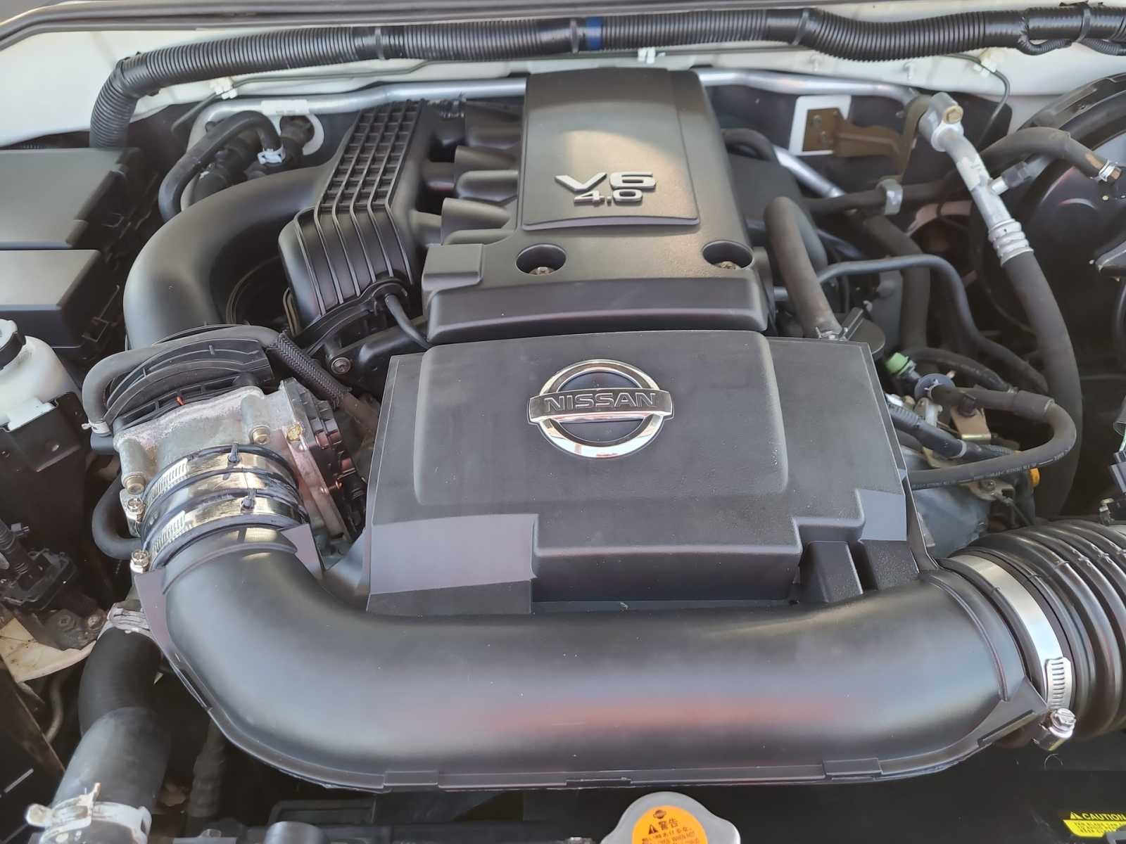 2005 Nissan Pathfinder XE 17