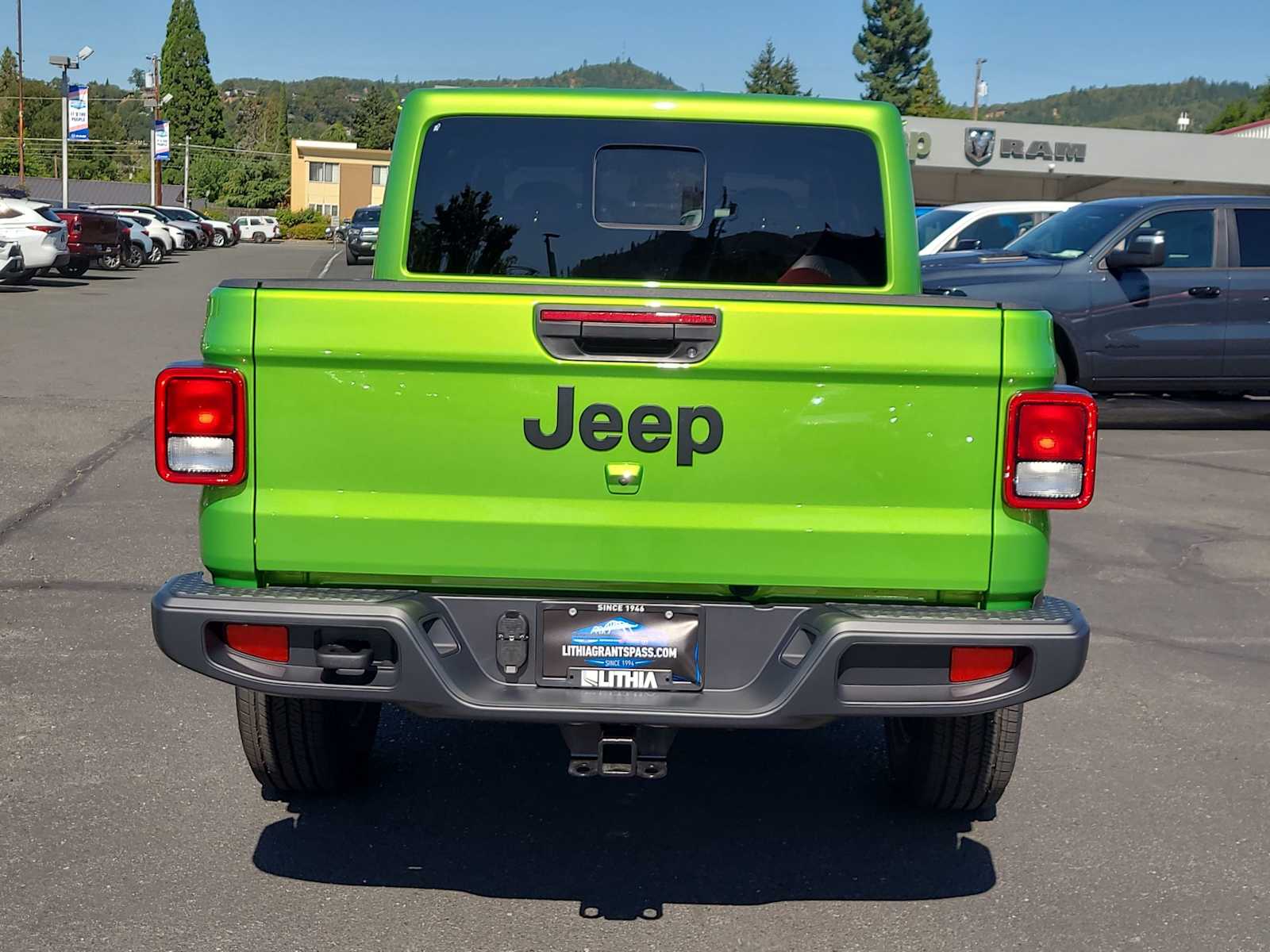 Thumbnail: 2025 Jeep Gladiator - 13