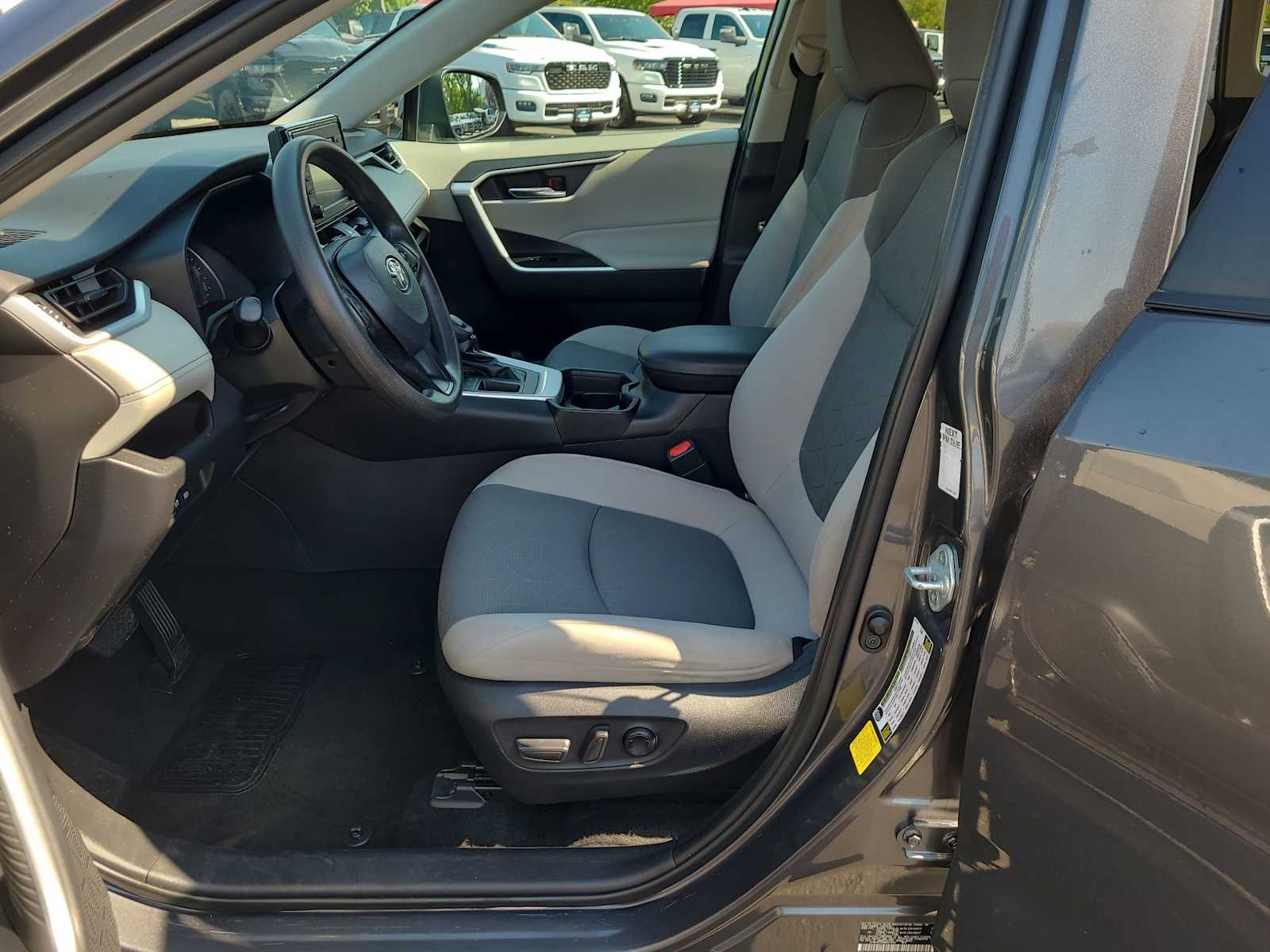 Thumbnail: 2021 Toyota RAV4 - 19