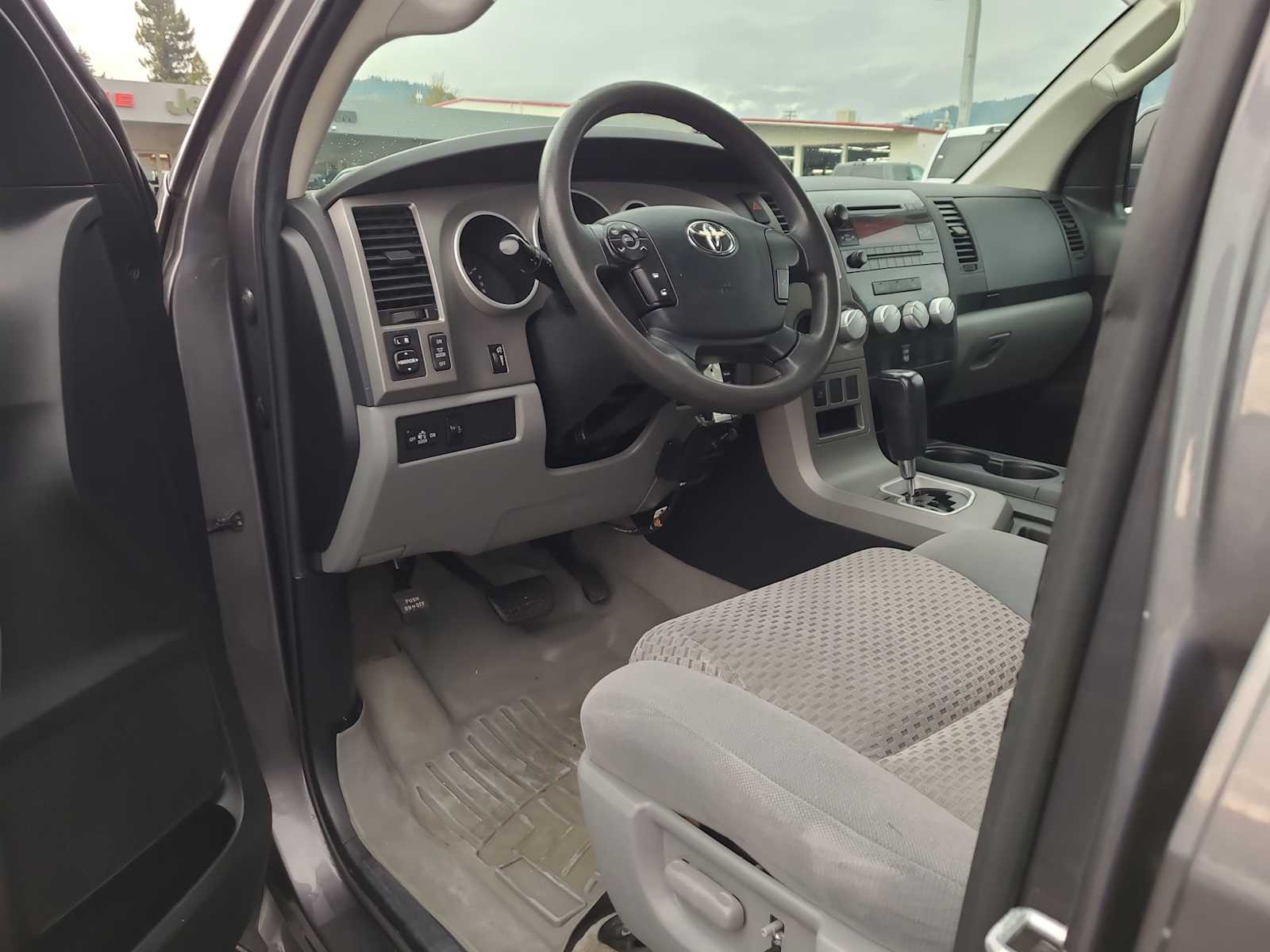 Thumbnail: 2011 Toyota Tundra - 10