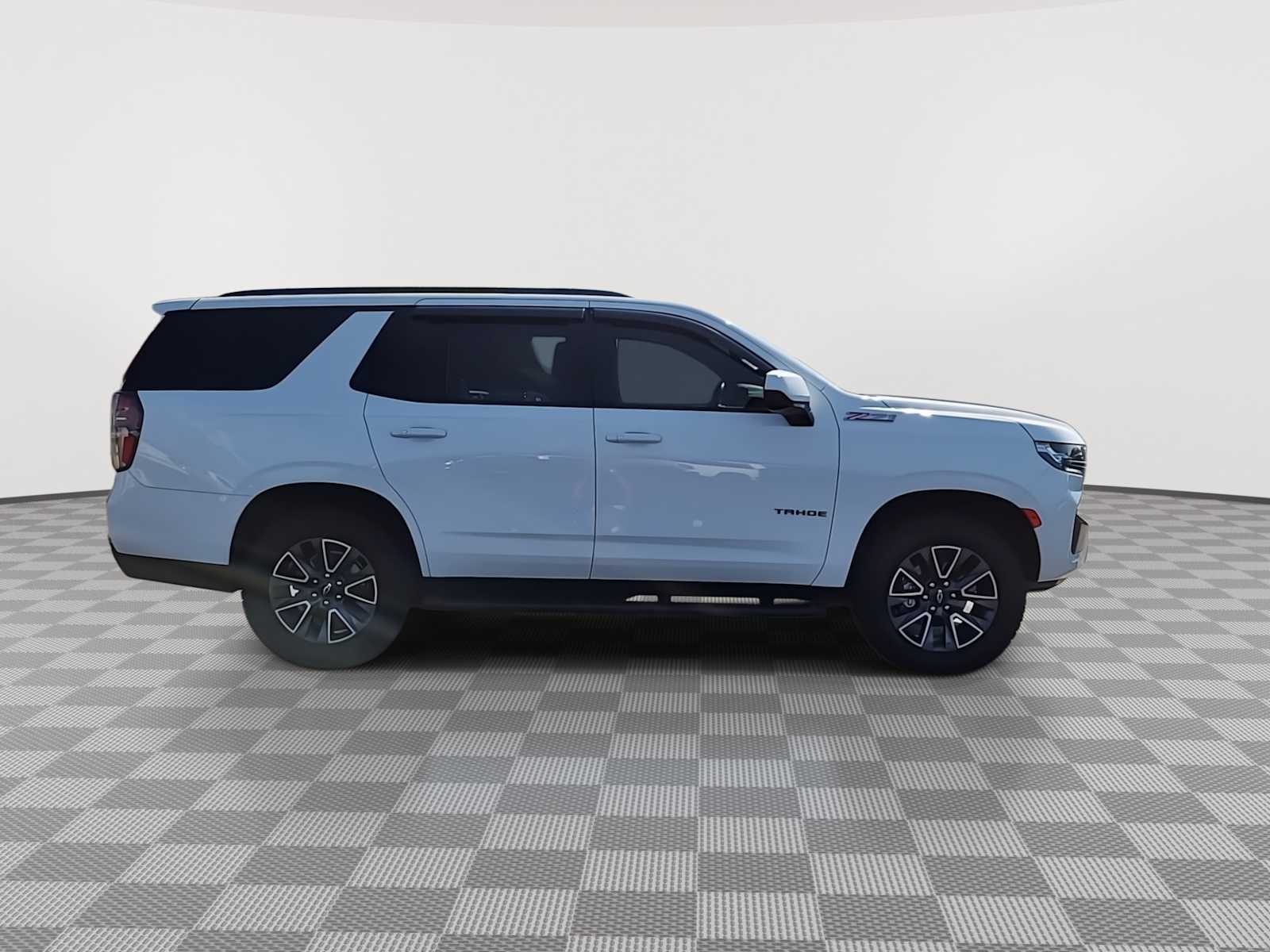 Thumbnail: 2022 Chevrolet Tahoe - 9