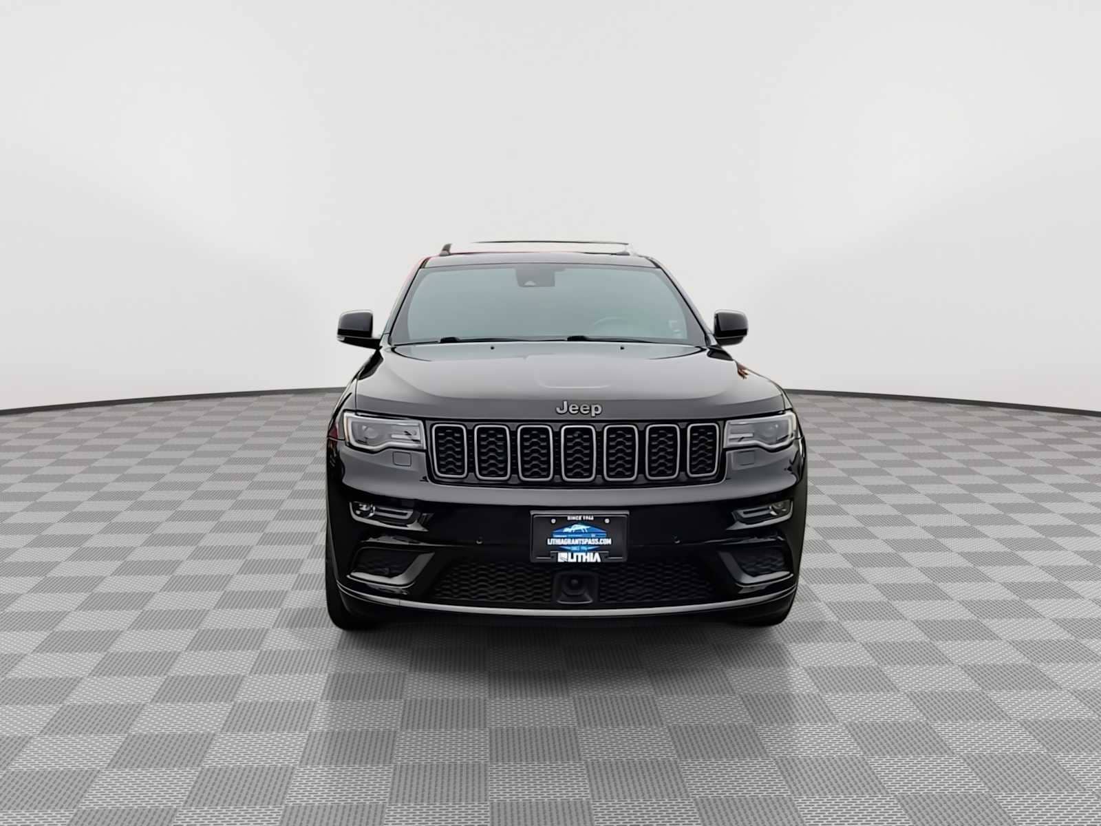 Thumbnail: 2018 Jeep Grand Cherokee - 3